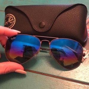 Raybans Aviators sunglasses